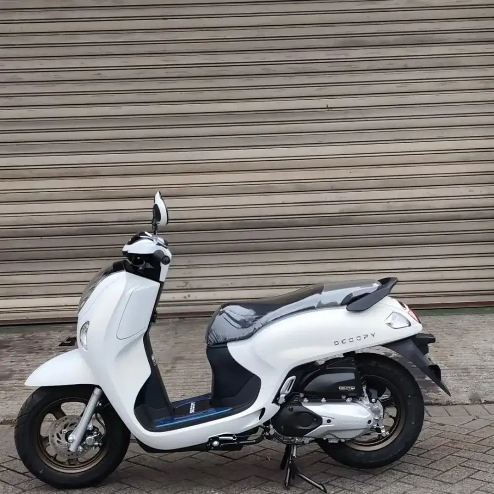 HONDA SCOOPY PRESTIGE WHITE