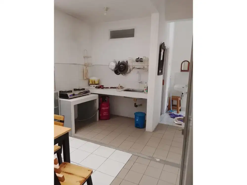 DISEWA RUMAH BULANAN 2 LANTAI FULL FURNISH SIAP HUNI SENTUL CITY SSR924