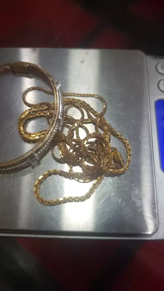 Menerima jual beli emas