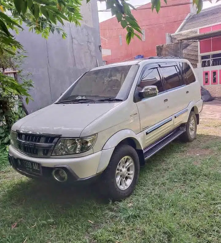 Isuzu Grand touring 2015 Diesel