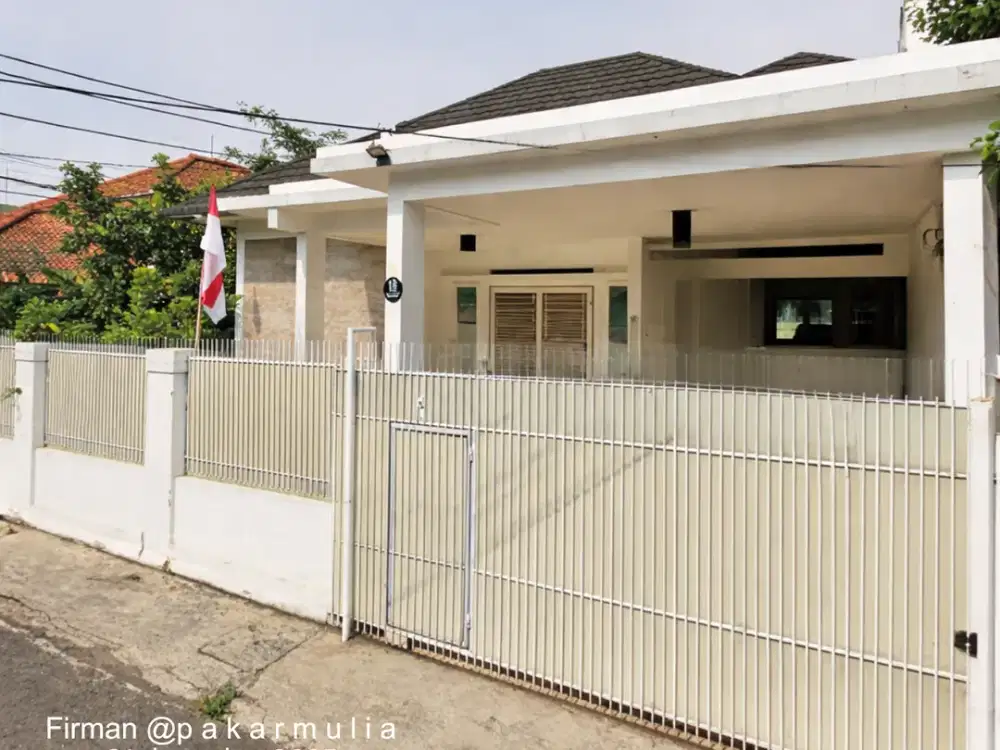 Dijual Cepat Rumah Terawat Posisi Hook di Turangga Buah Batu Bandung dibawah harga pasar
