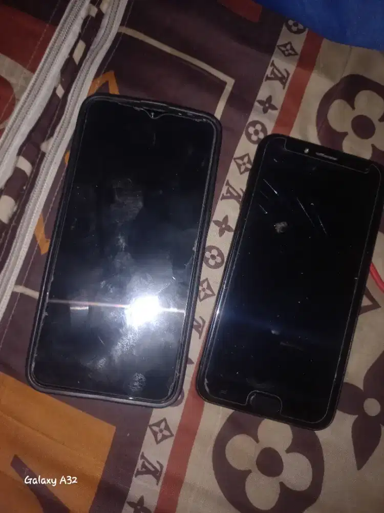 Oppo a7 dan samsung j5prime