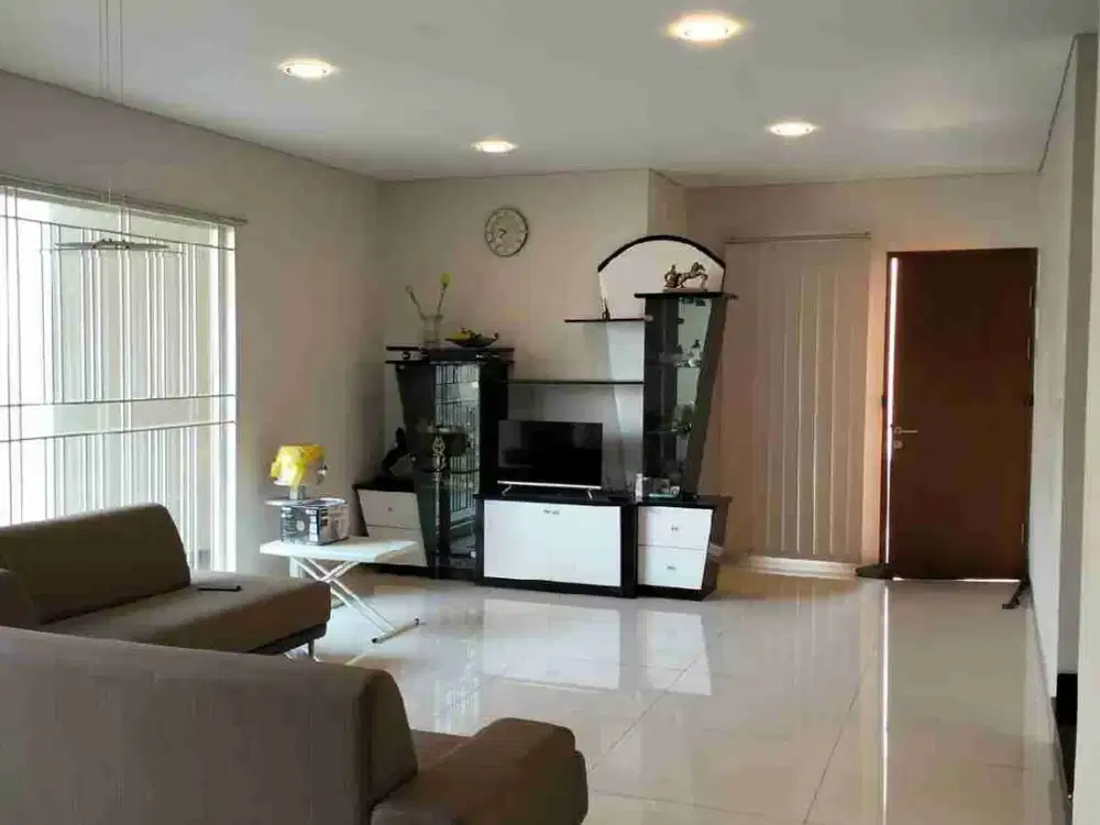 JUAL RUMAH 2 LANTAI SEMI FURNISHED DI SUKAJADI PERMAI