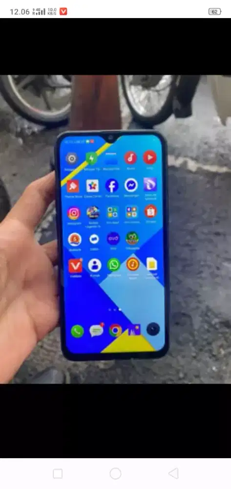 Handphone REALMI 3 ram3/64