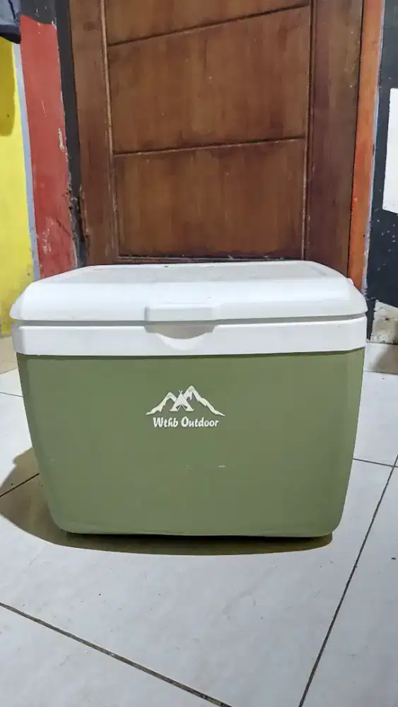 Coolerbok es dan makanan