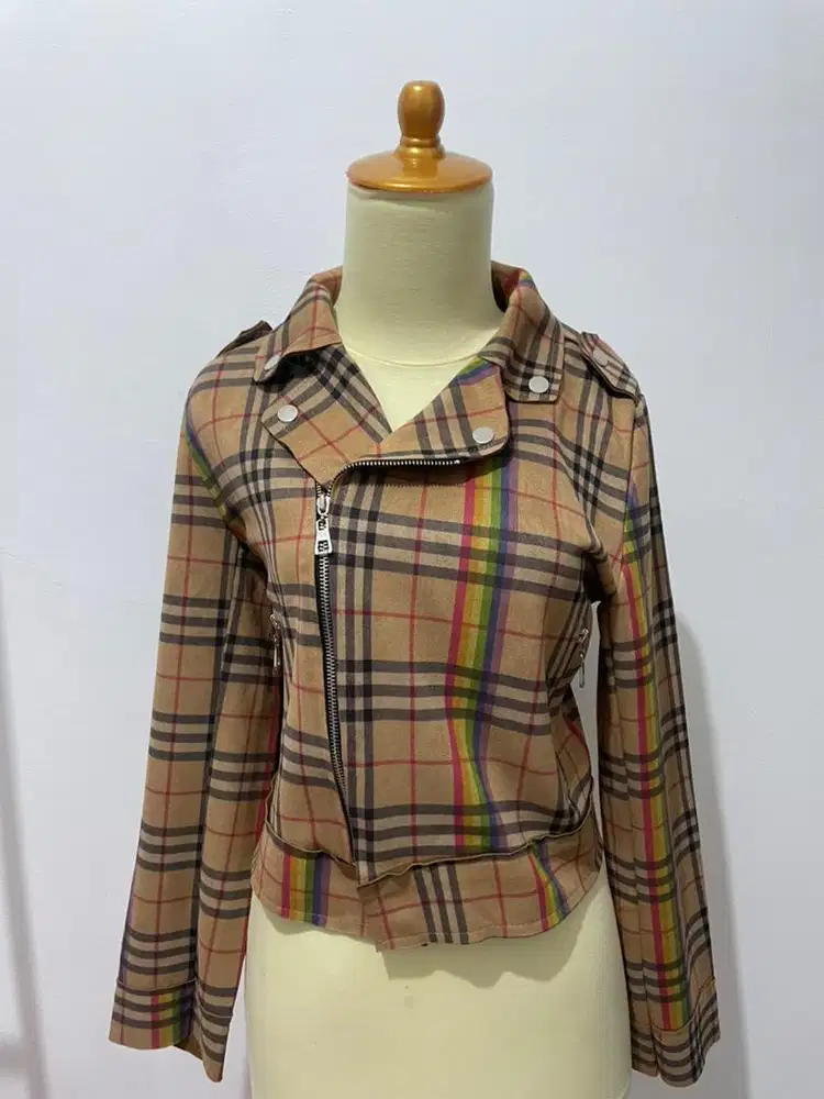 jaket bludru coklat bulberry