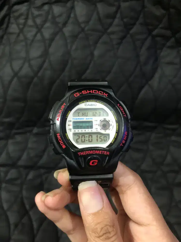 Vintage Casio G-shock 984 DW 6100