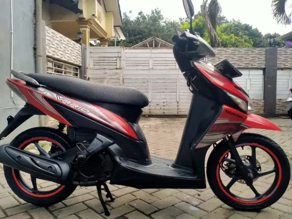 Honda Vario lengkap motor sehat walafiat keterangan detail dibawah