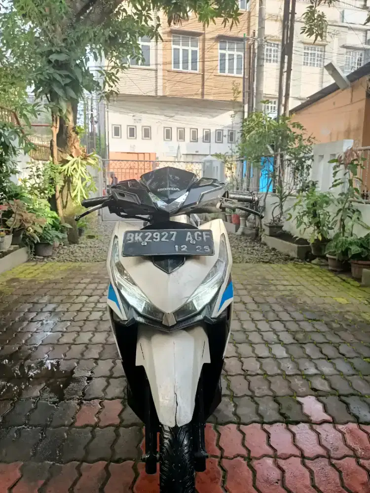 Honda Vario 125 putih