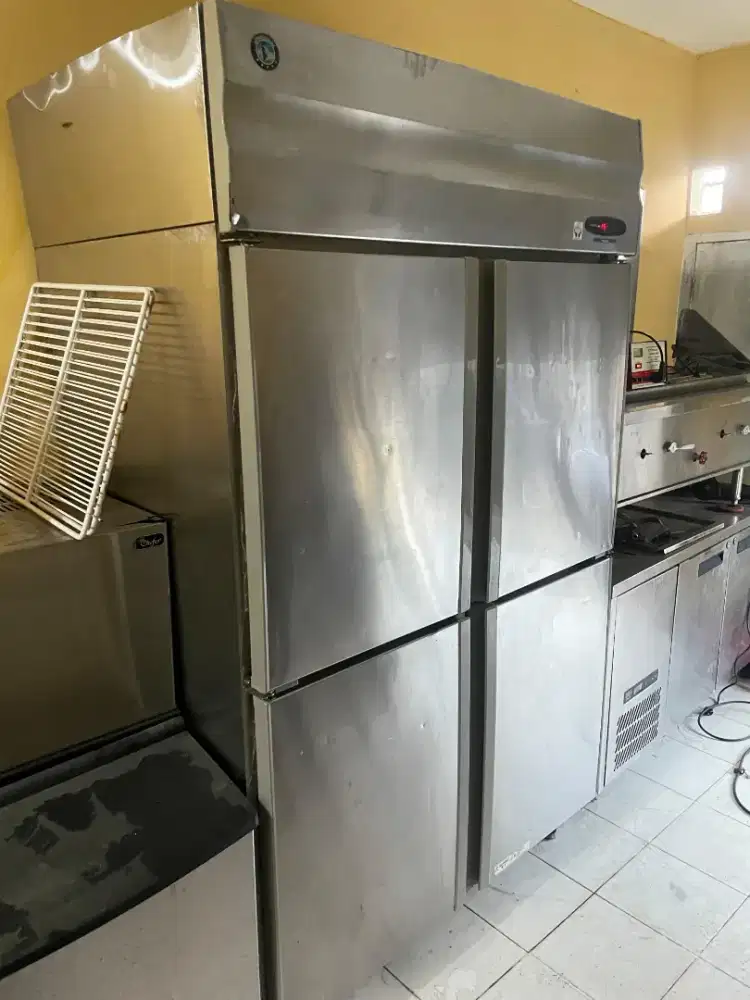 Hoshizaki upright feeezer 4 door