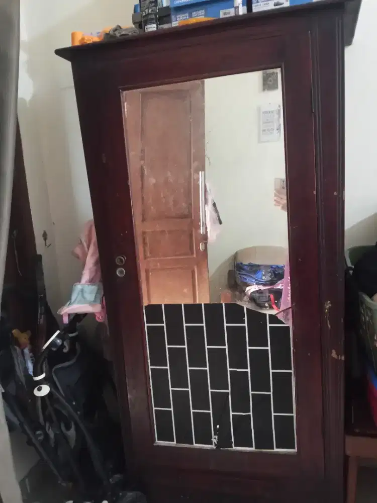 Lemari jati asli usia 50 th