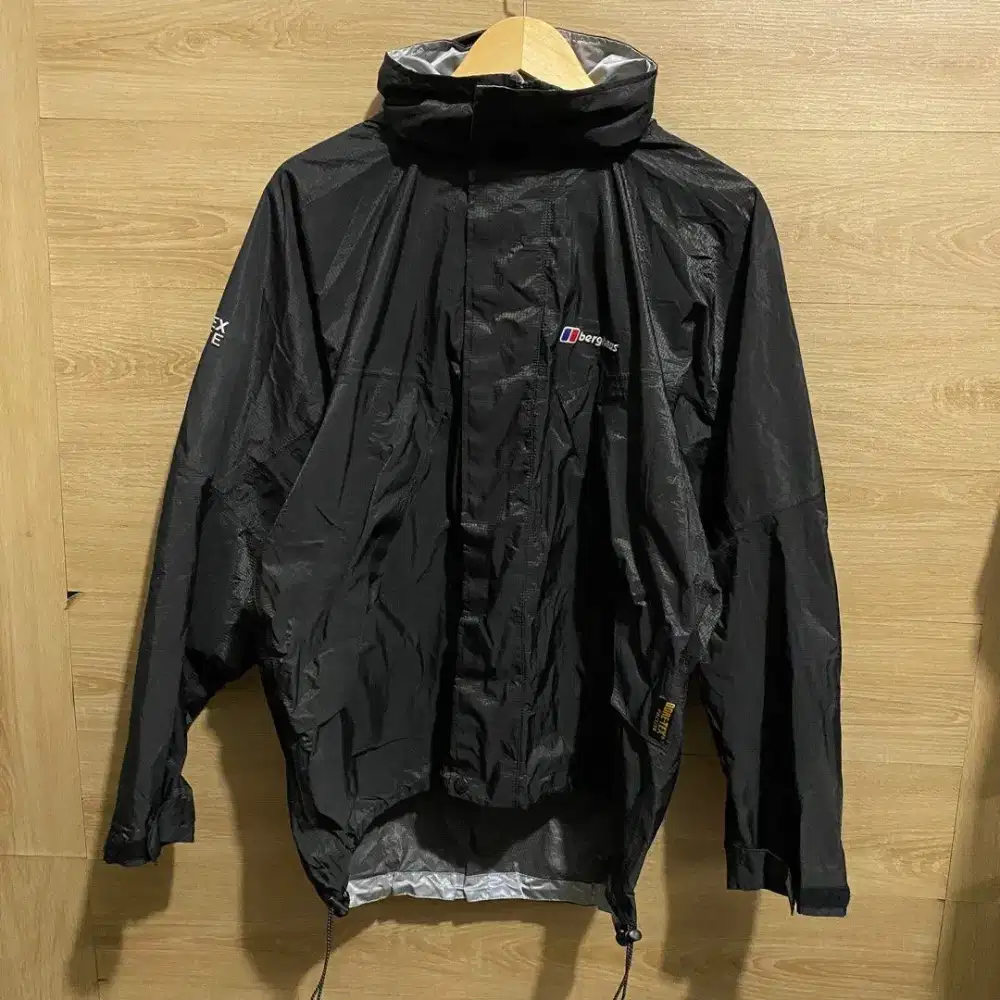 Berghaus Gore Tex Paclite Jaket outdoor jacket