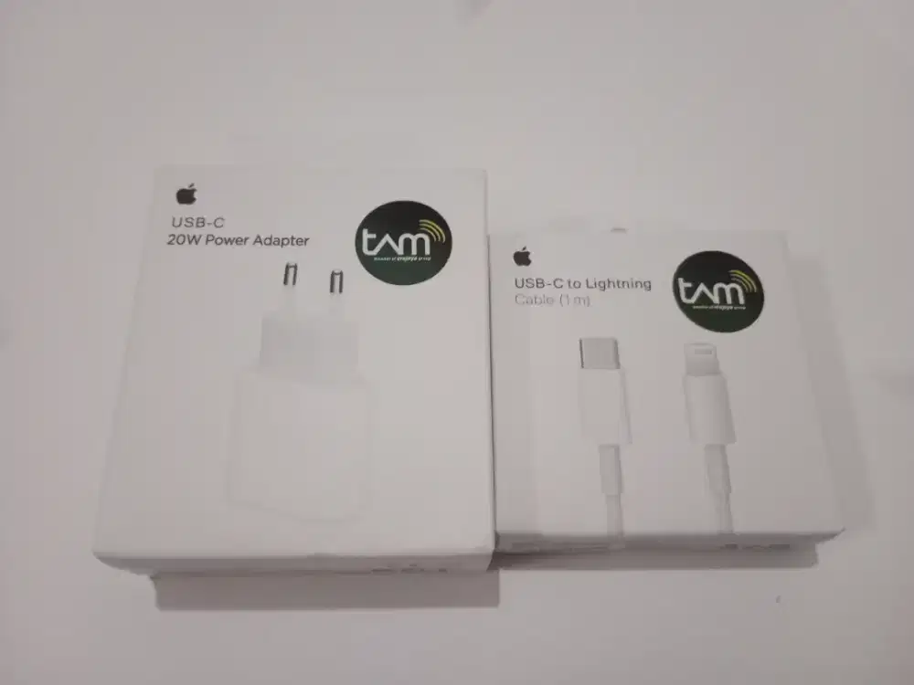 Adaptor Original Iphone 20watt+Kabel Data Tipe C To Lighting(New)