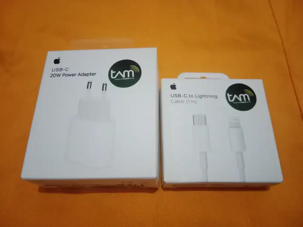Adaptor Original Iphone 20watt+Kabel Data Tipe C To Lighting(New)