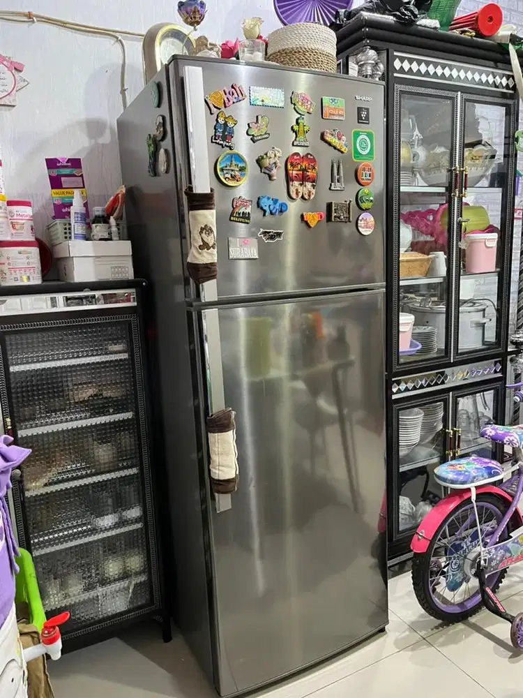 DIJUAL KULKAS SHARP 2 PINTU