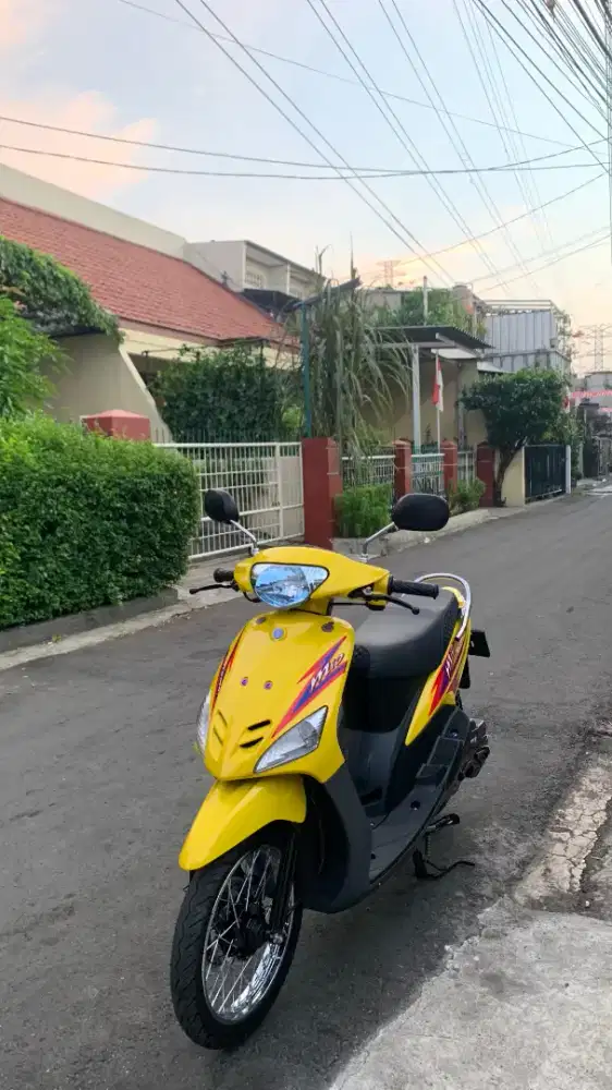 Mio sporty kuning 2004