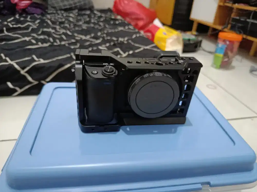 Sony A6400 + lensa Viltrox  35 mm f 1.7