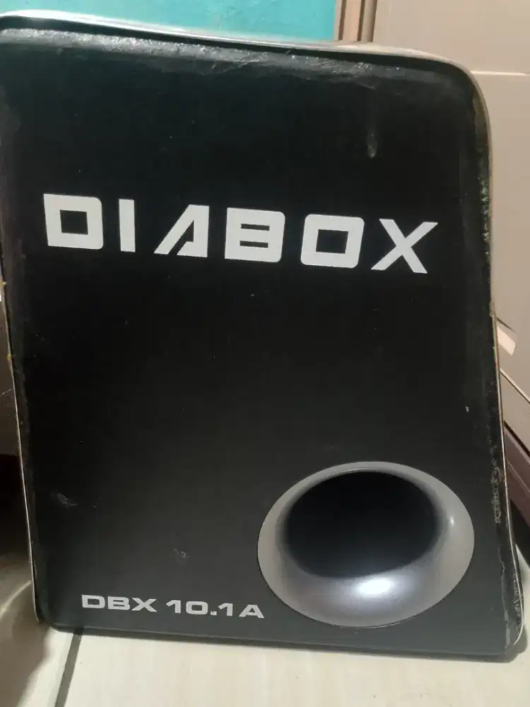 speaker subwoofer aktif venom DBX 10.1A