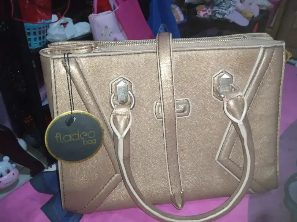 Tas merek fladeo