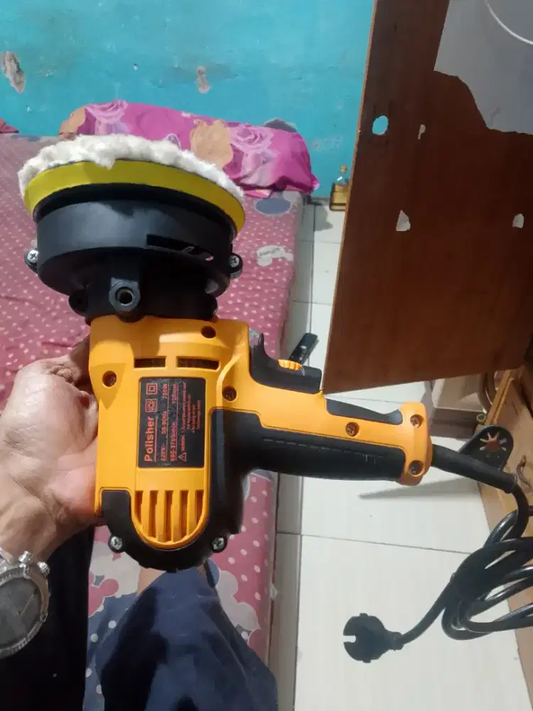 Mesin poles body motor dan mobil pollsher