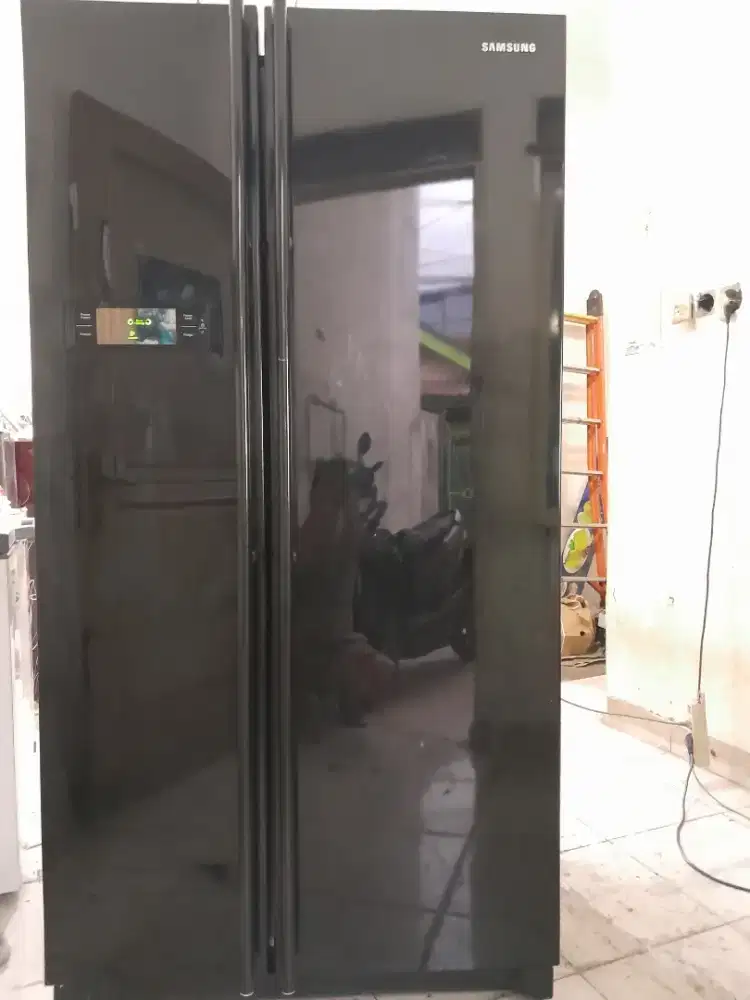 Di jual second kulkas mewah side by side merk SAMSUNG