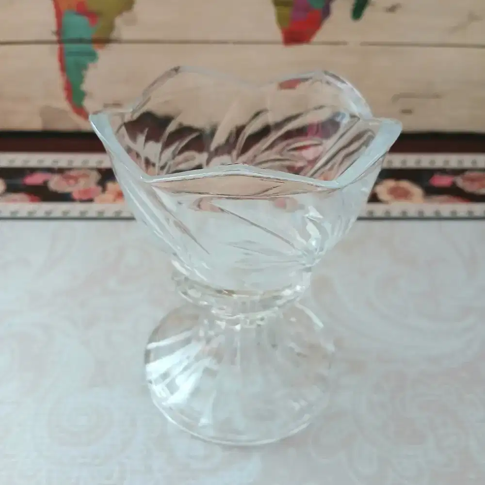 Gelas kaca kristal, bekas