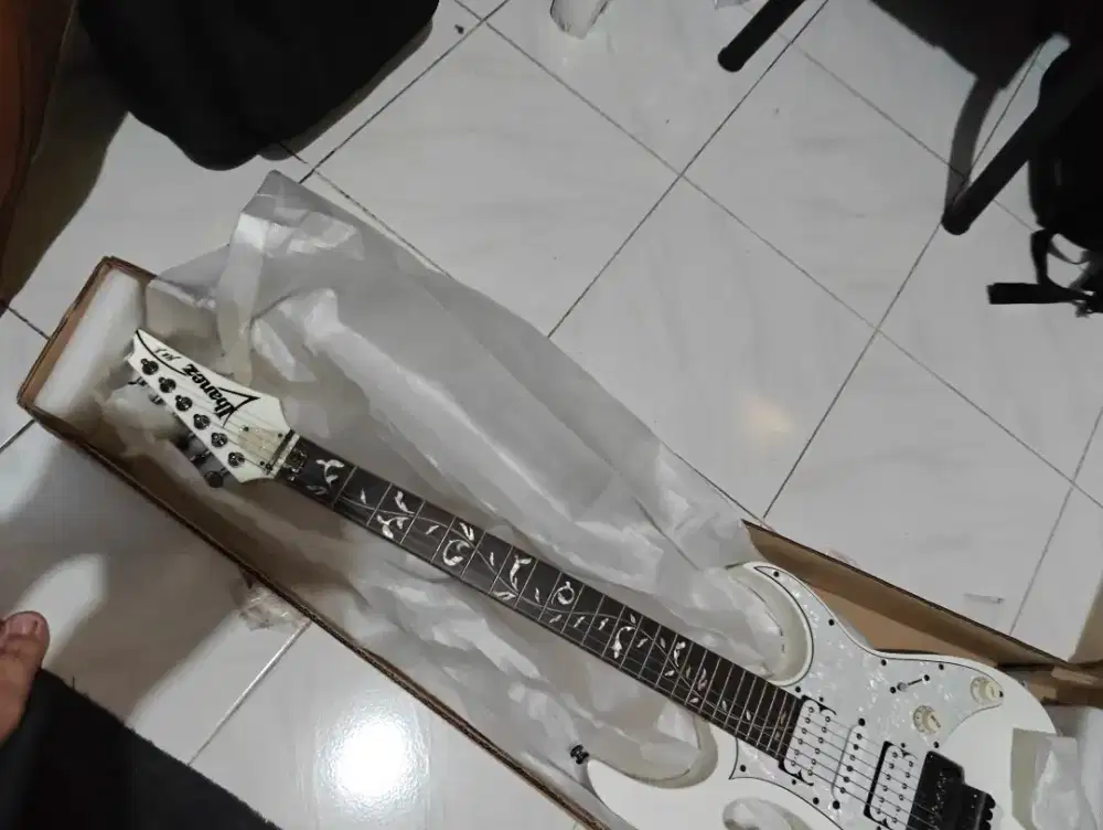 Gitar Listrik Ibanez JEM Jr