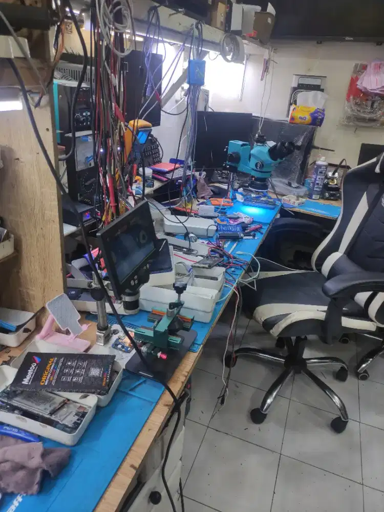 Dicari pegawai konter service hp dan asesoris handphone