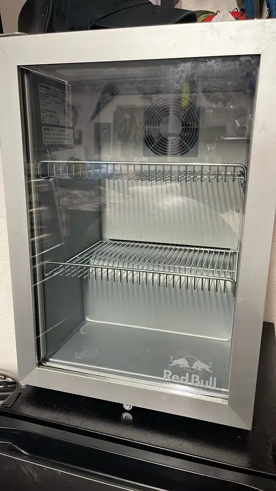 Kulkas Mini Original Red Bull (Hanya Ada Dijual Diluar Negri)