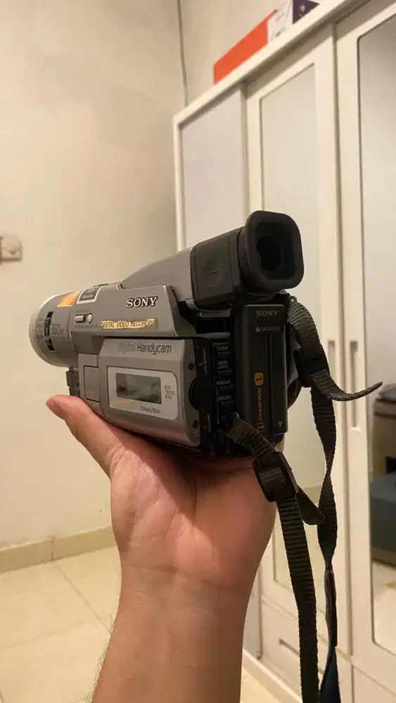 Sony DCR TRV103 NTSC Handycam