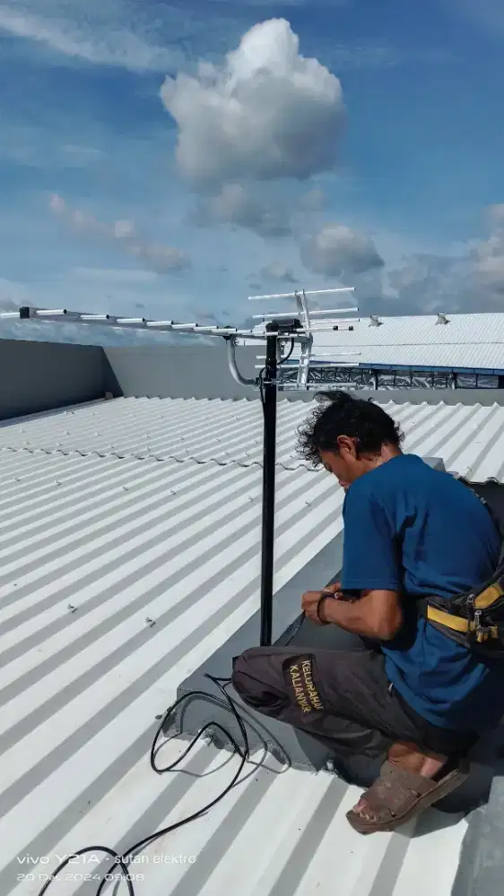 Instalaisi kabel dan pemasangan Antenna tv digital, siaran oke