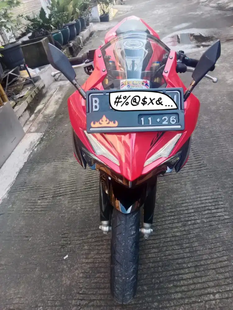 Honda CBR 150R Facelift Merah Hitam Tahun 2021