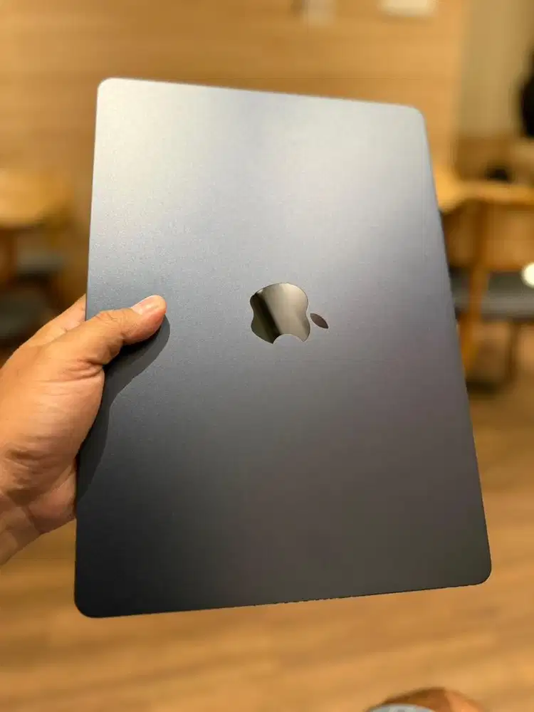 Macbook air M4 16/256 Mulus Like New Fullset Original Garansi Panjang