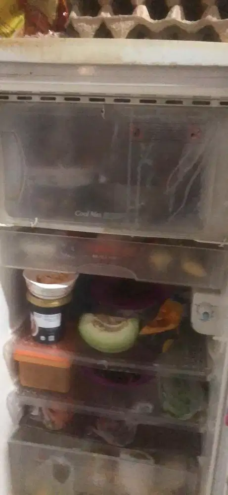 Dijual Kulkas bekas merek LG