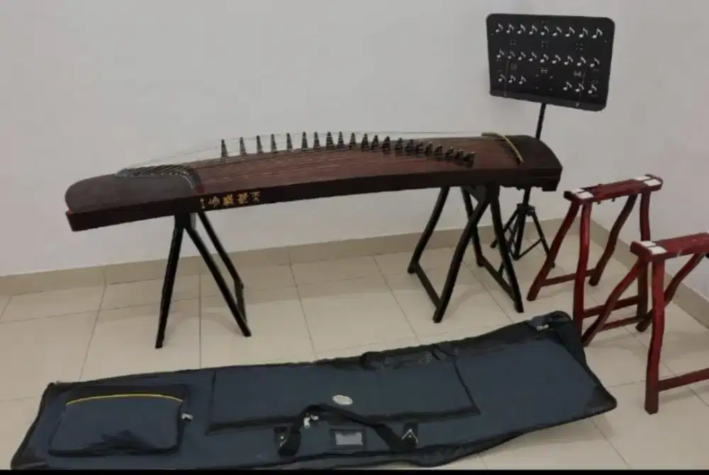 Kecapi asli China / Guzheng