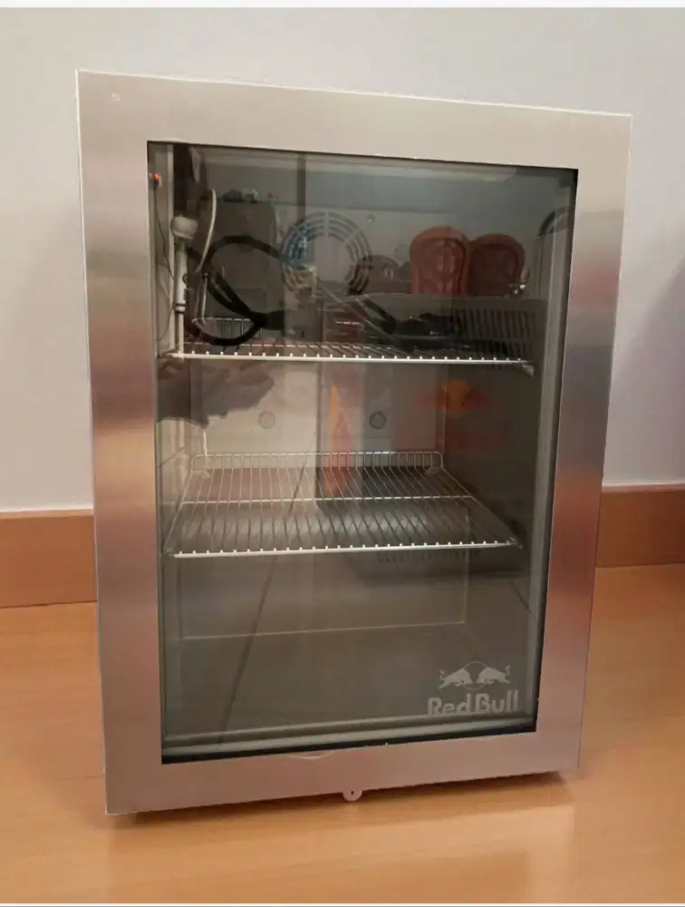 Kulkas Mini Original Red Bull (Hanya Ada Dijual Diluar Negri)