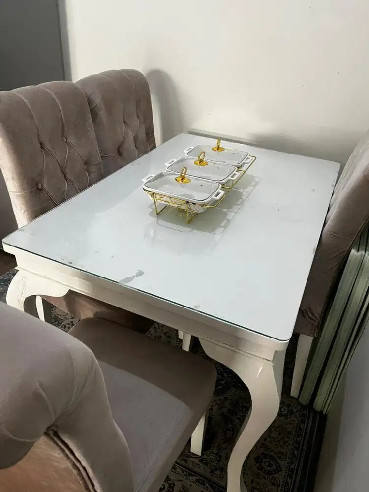 MEJA MAKAN BEKAS 4 SEATS