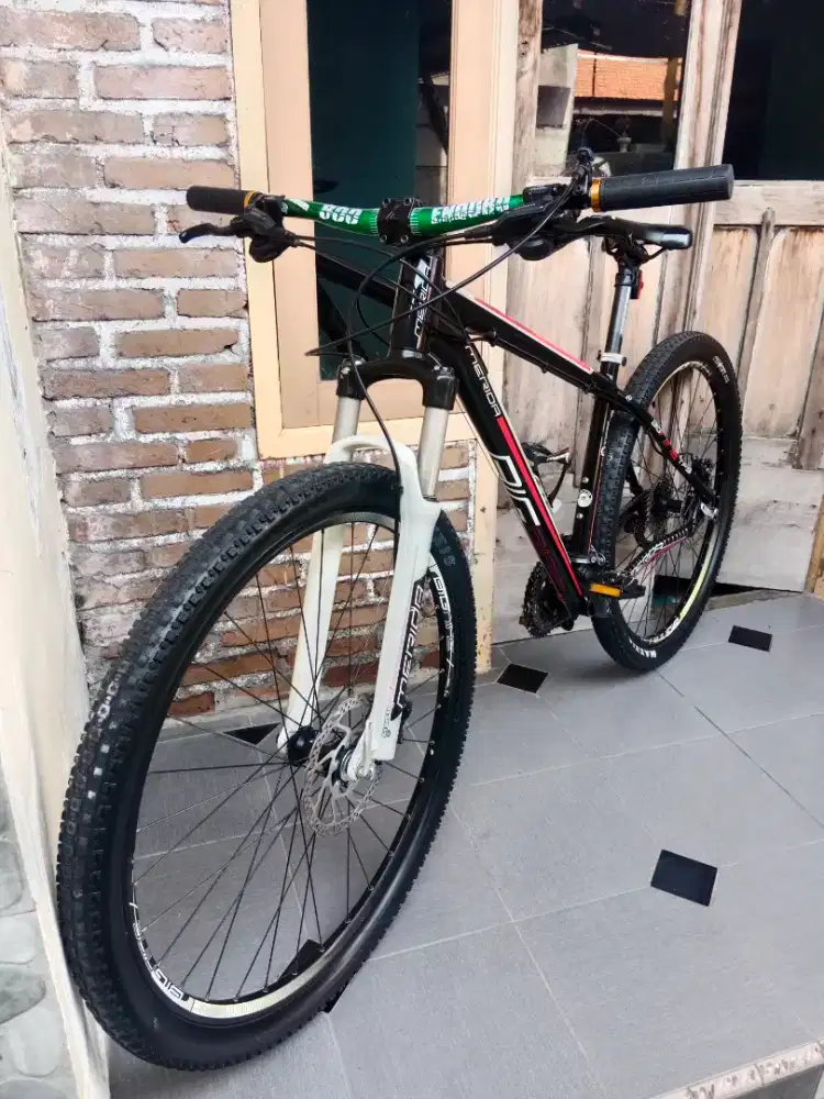 Sepeda gunung Merida big nine9 500
