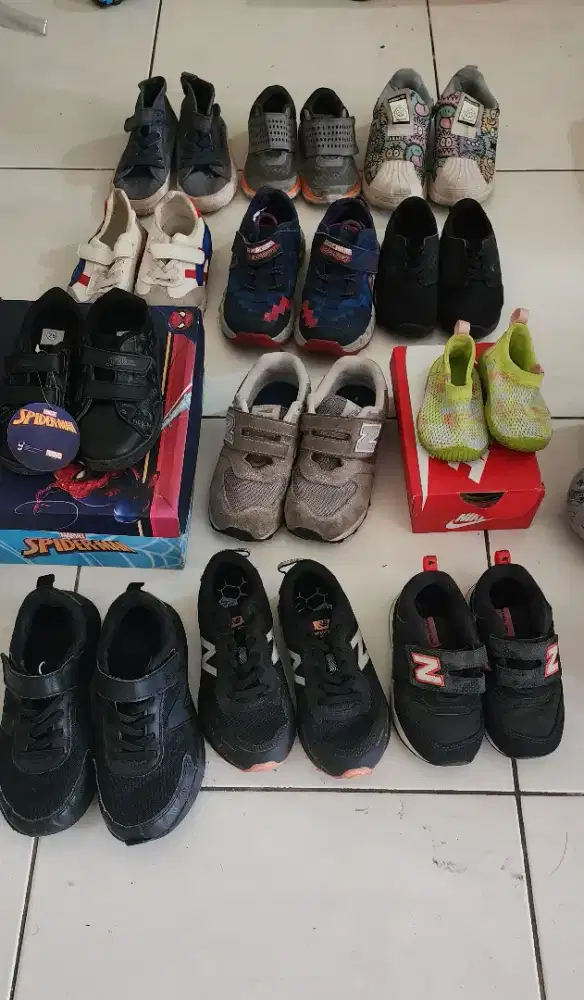 Jual sepatu anak 

Borongan

masih kinyis - kinyis Jarang pakai