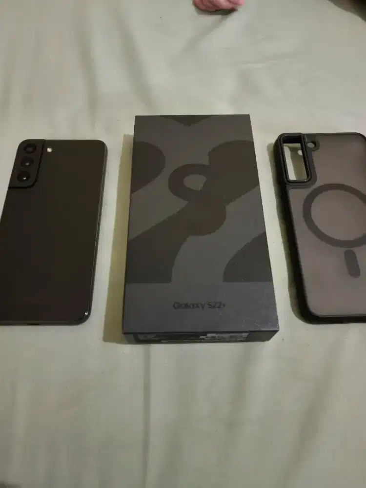 Samsung Galaxy S22+ (S22 Plus) Hitam