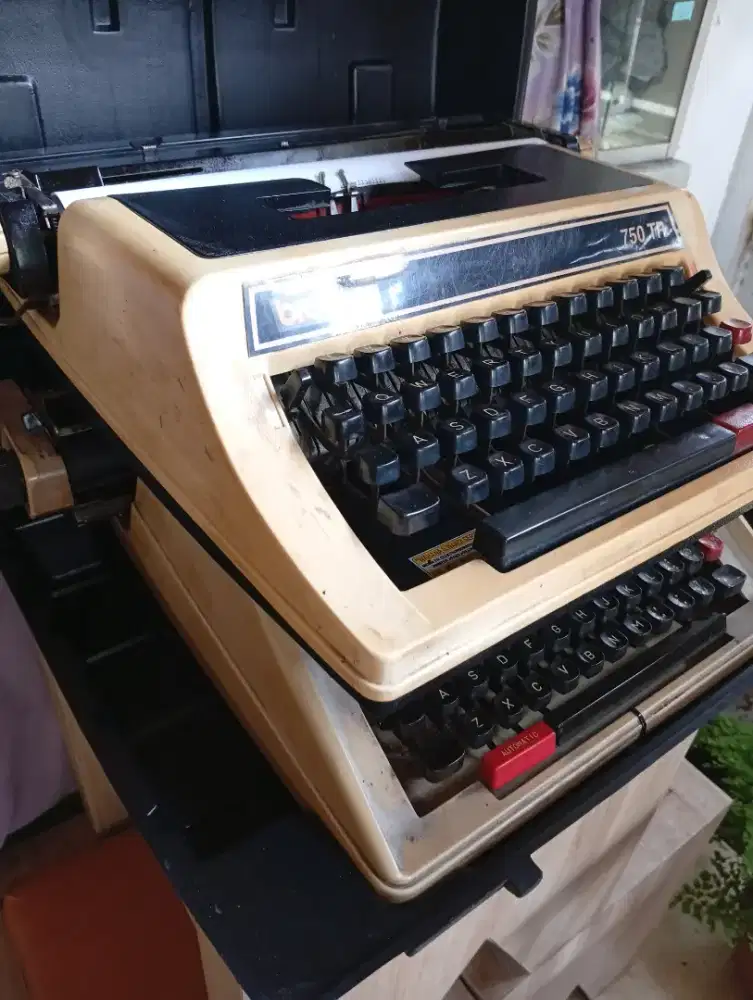 Servis ketik manual/elektronik