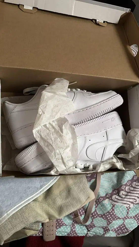 Nike Air Force 1 (Ukuran 40)