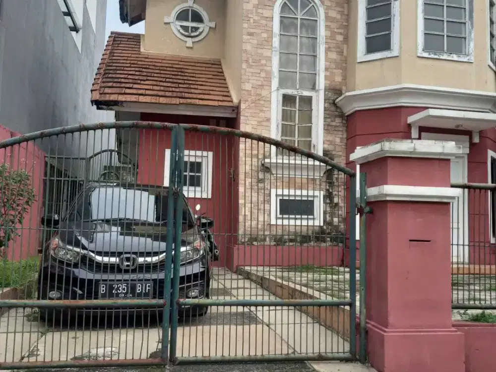 Rumah Standard Lokasi Bagus Halaman Belakang Luas Kencana Loka BSD cit