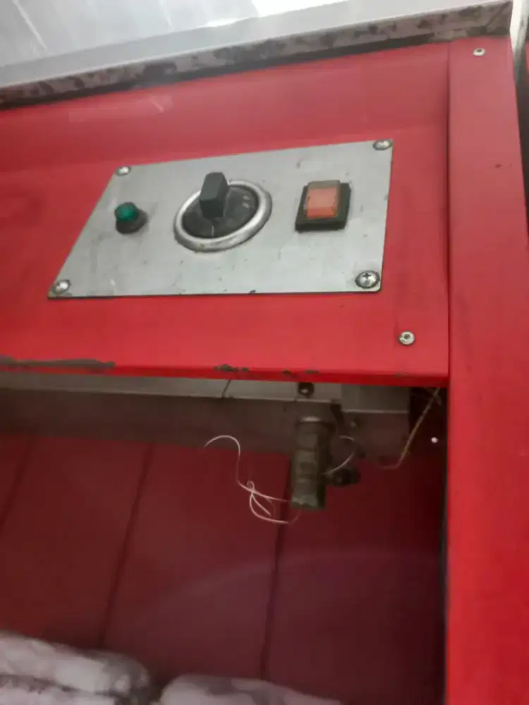 Dijual etalase untuk jualan