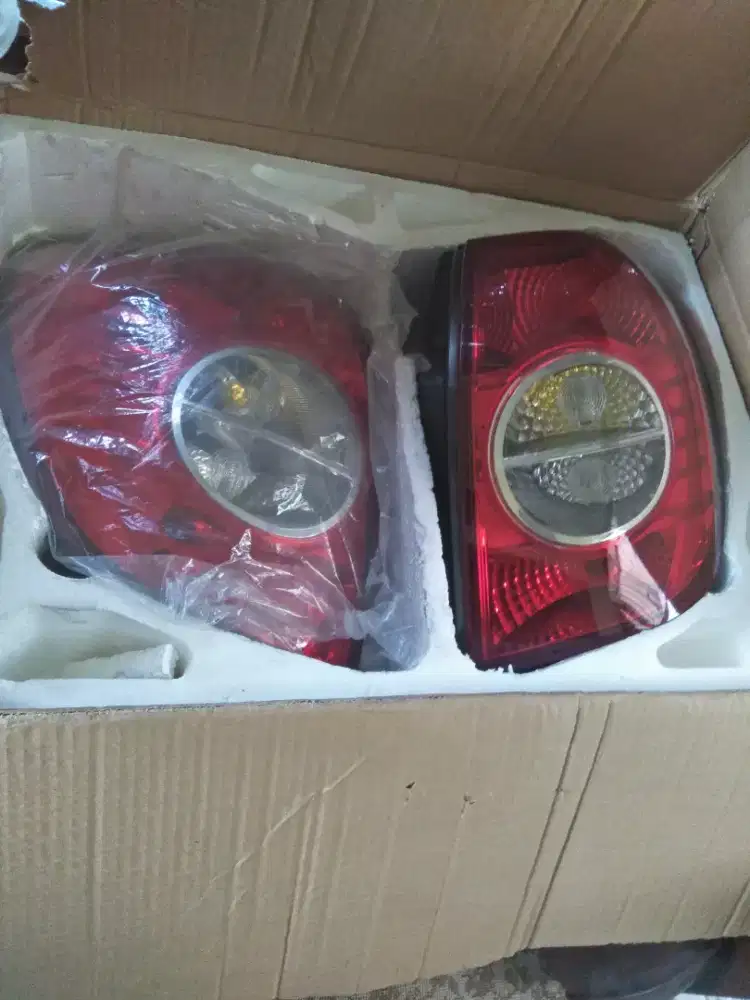 Lampu belakang mobil