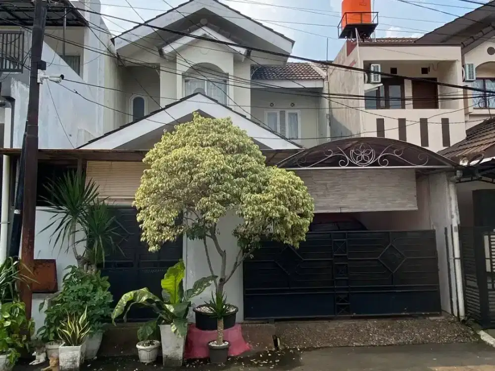 Dijual Rumah dekat Mall GGP di Taman Galaxy Bekasi