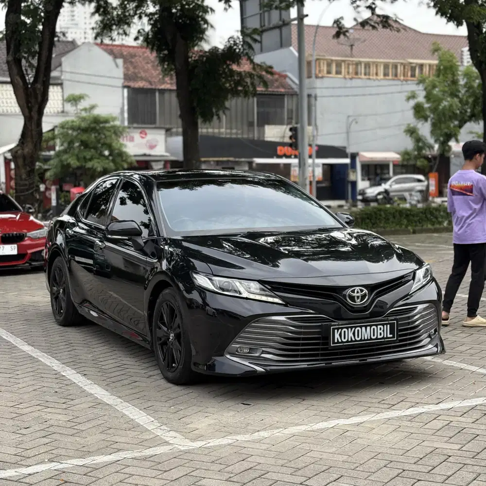 TOYOTA CAMRY 2.5 V AT 2020