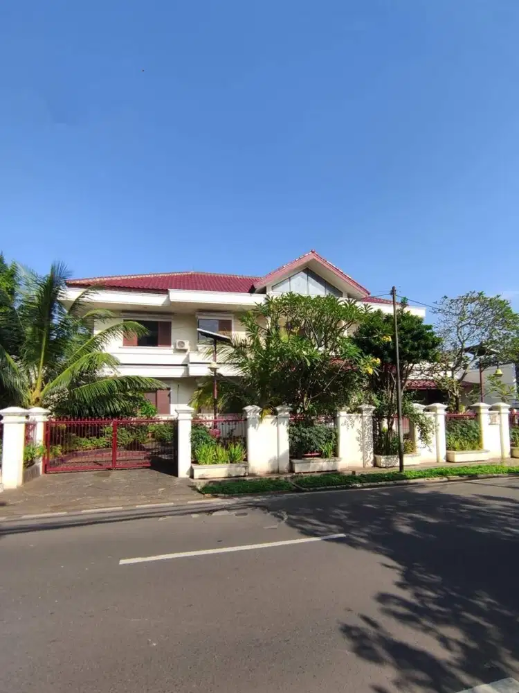 Dijual Rumah Strategis Dgn Swimming Pool di Cilandak Jaksel OC-17132