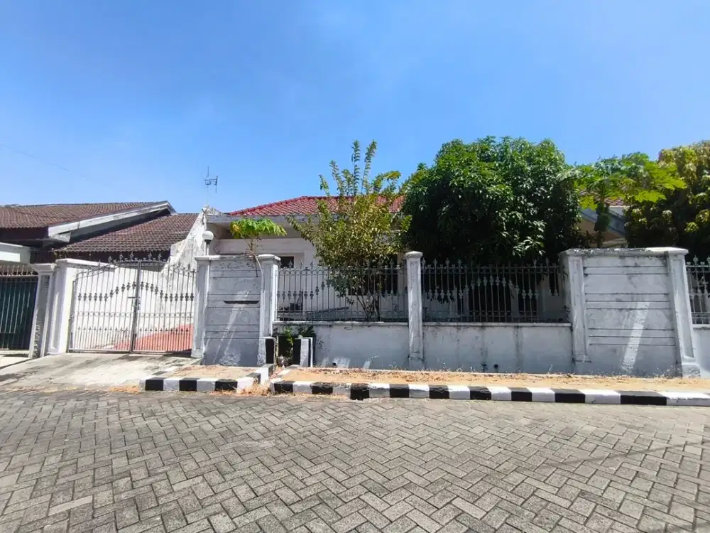 Dijual Rumah di Jalan Utama Perumahan Satelit Indah  Surabaya Barat