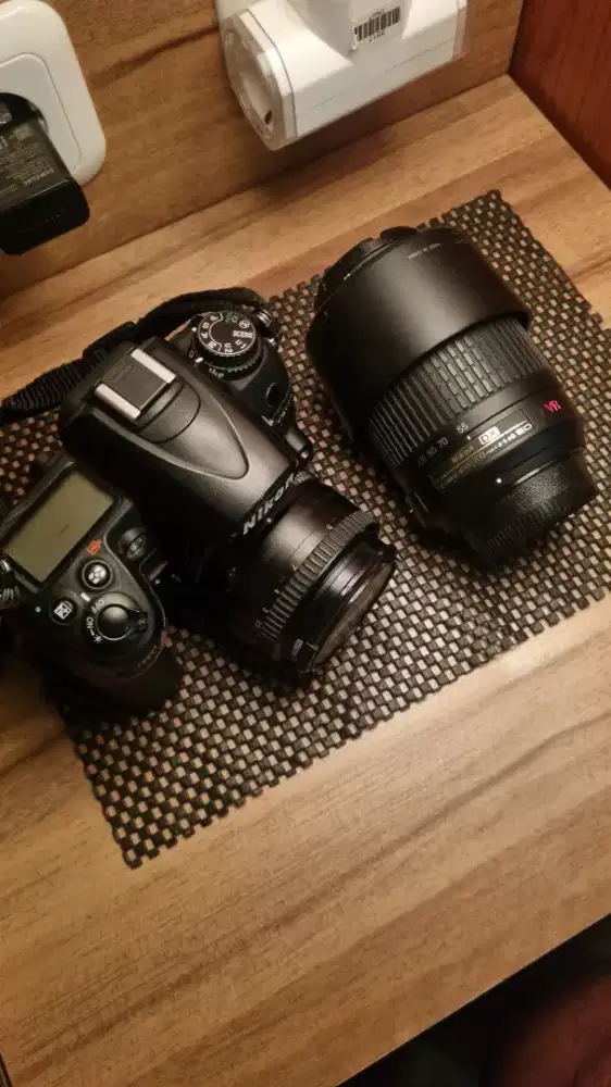 Nikon D7000 second plus lensa